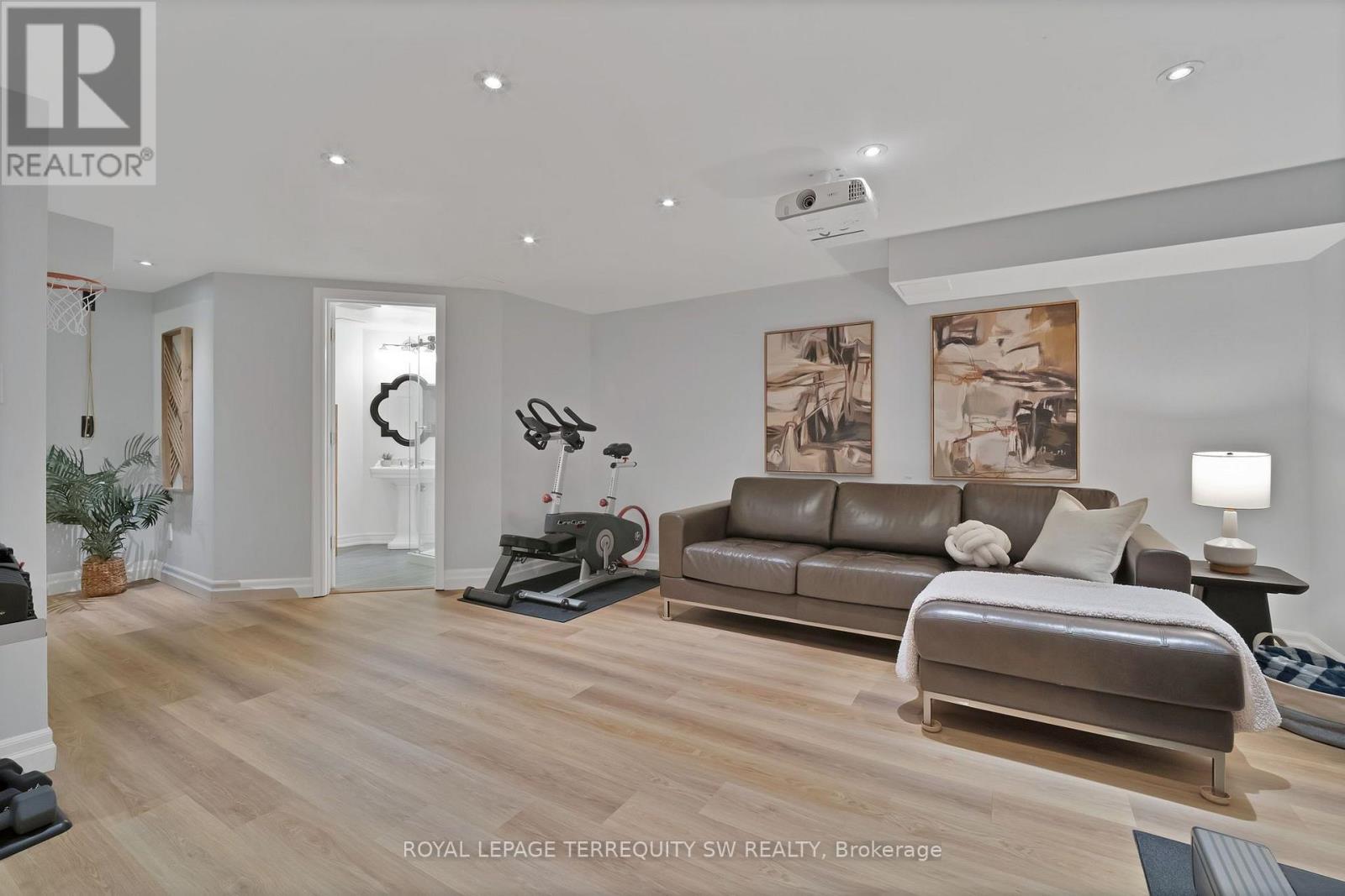 52 GOODE STREET - 34