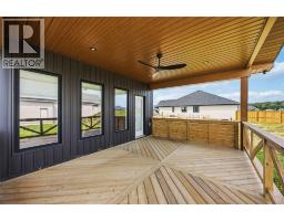 5pc Ensuite bath - 3476 Paul Crescent, Plympton Wyoming, ON N0N1E0 Photo 9