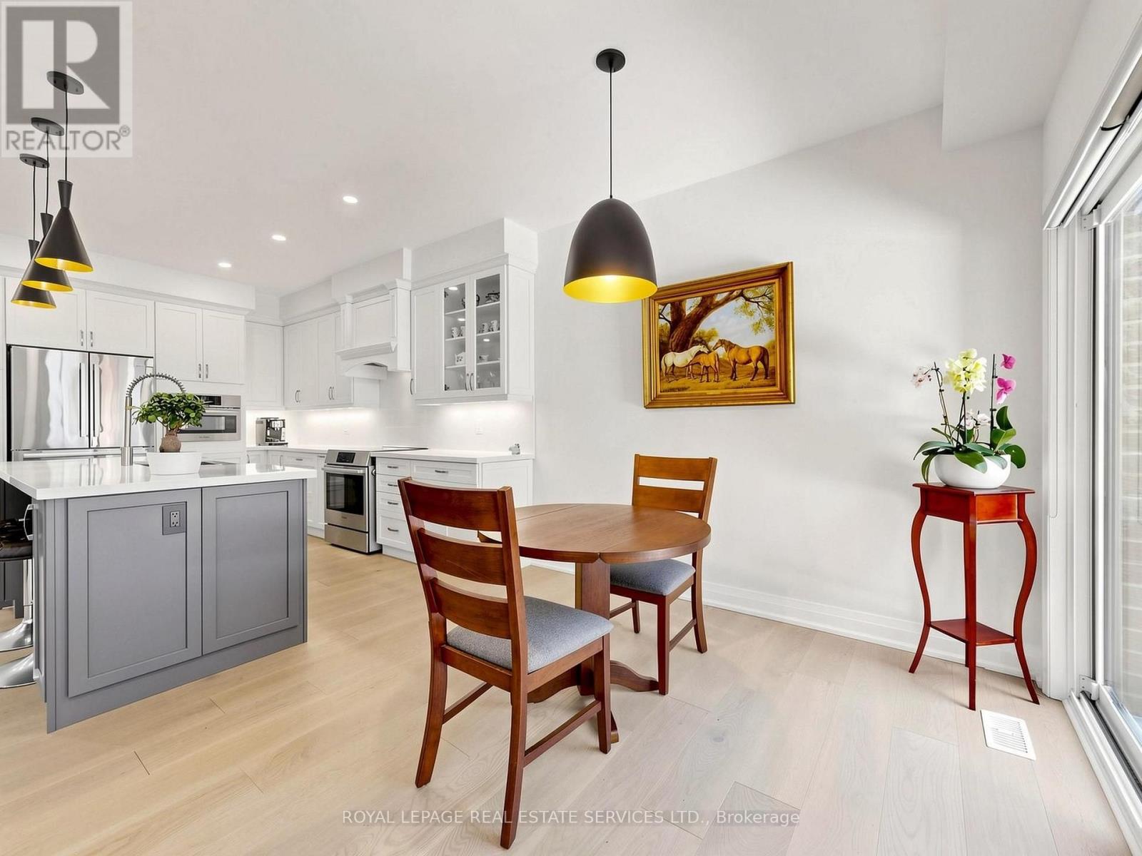19 SUMMERBEAM WAY - 13