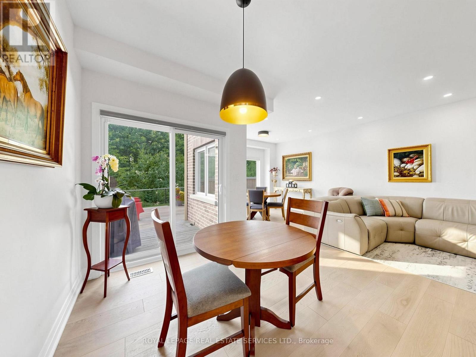 19 SUMMERBEAM WAY - 14