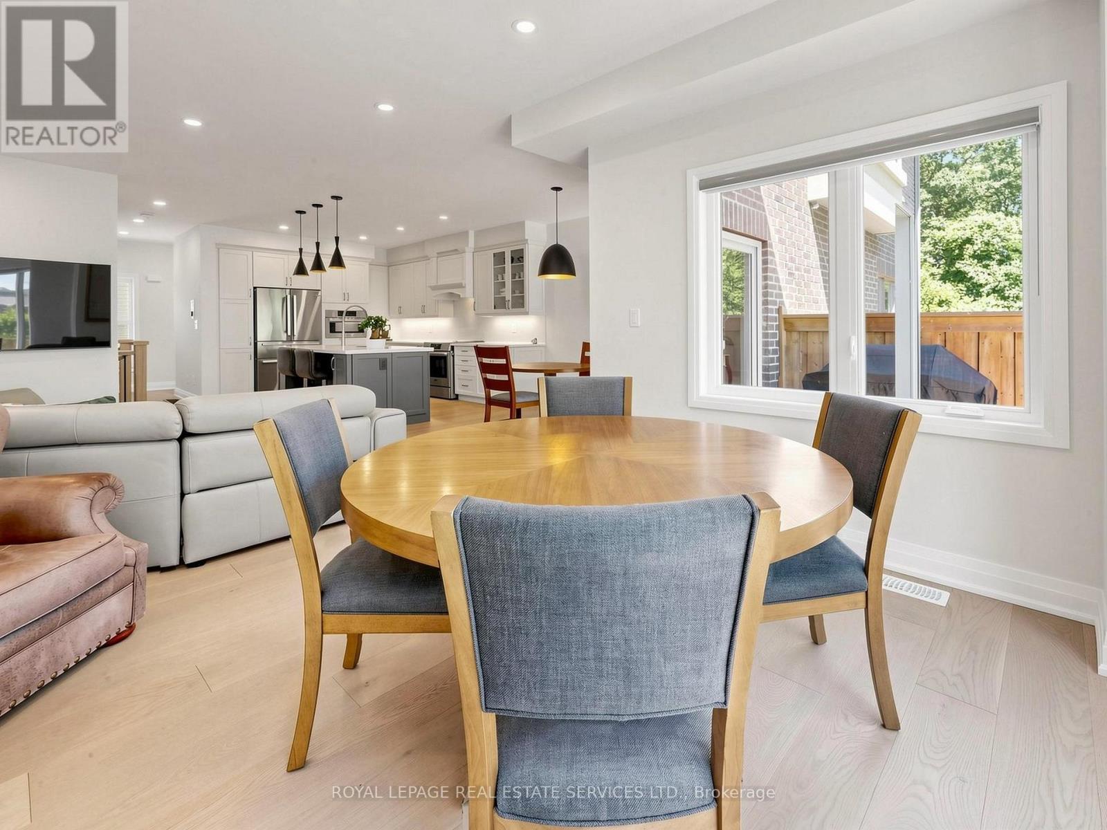 19 SUMMERBEAM WAY - 16
