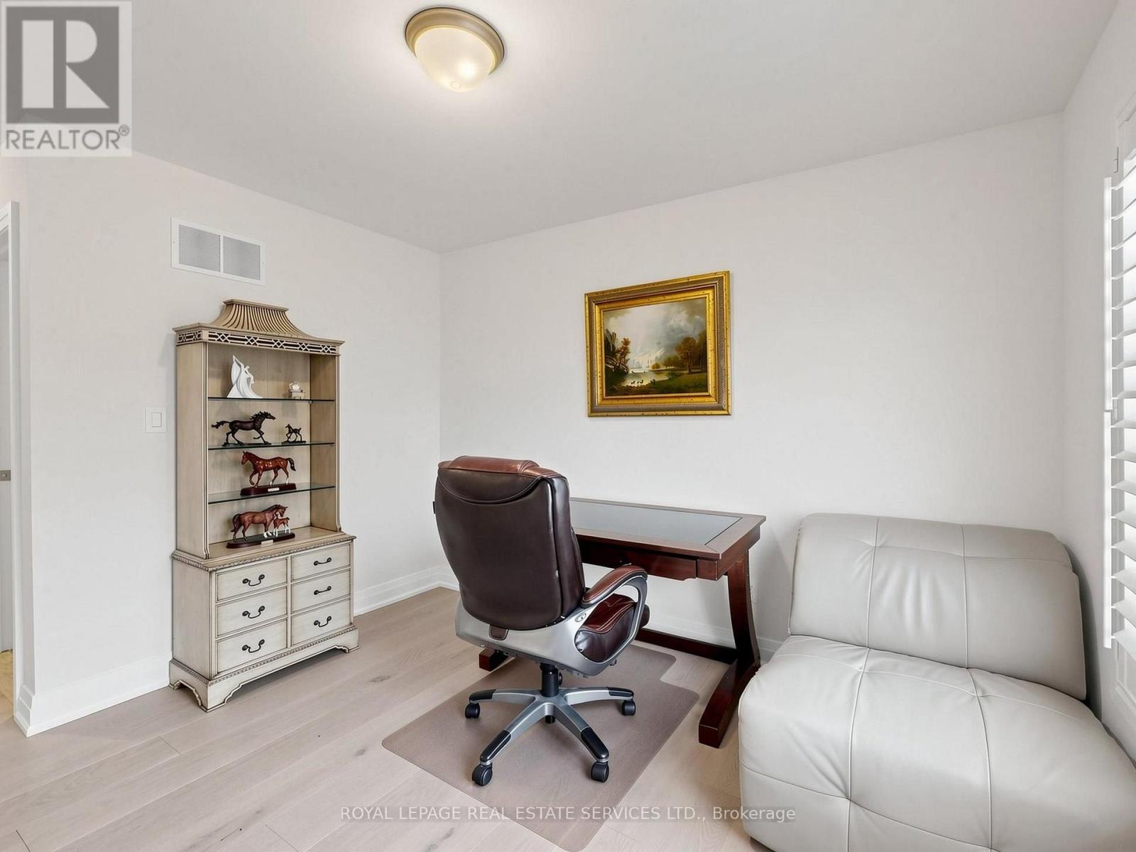 19 SUMMERBEAM WAY - 21