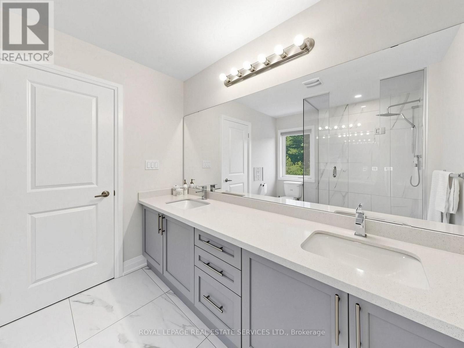 19 SUMMERBEAM WAY - 24