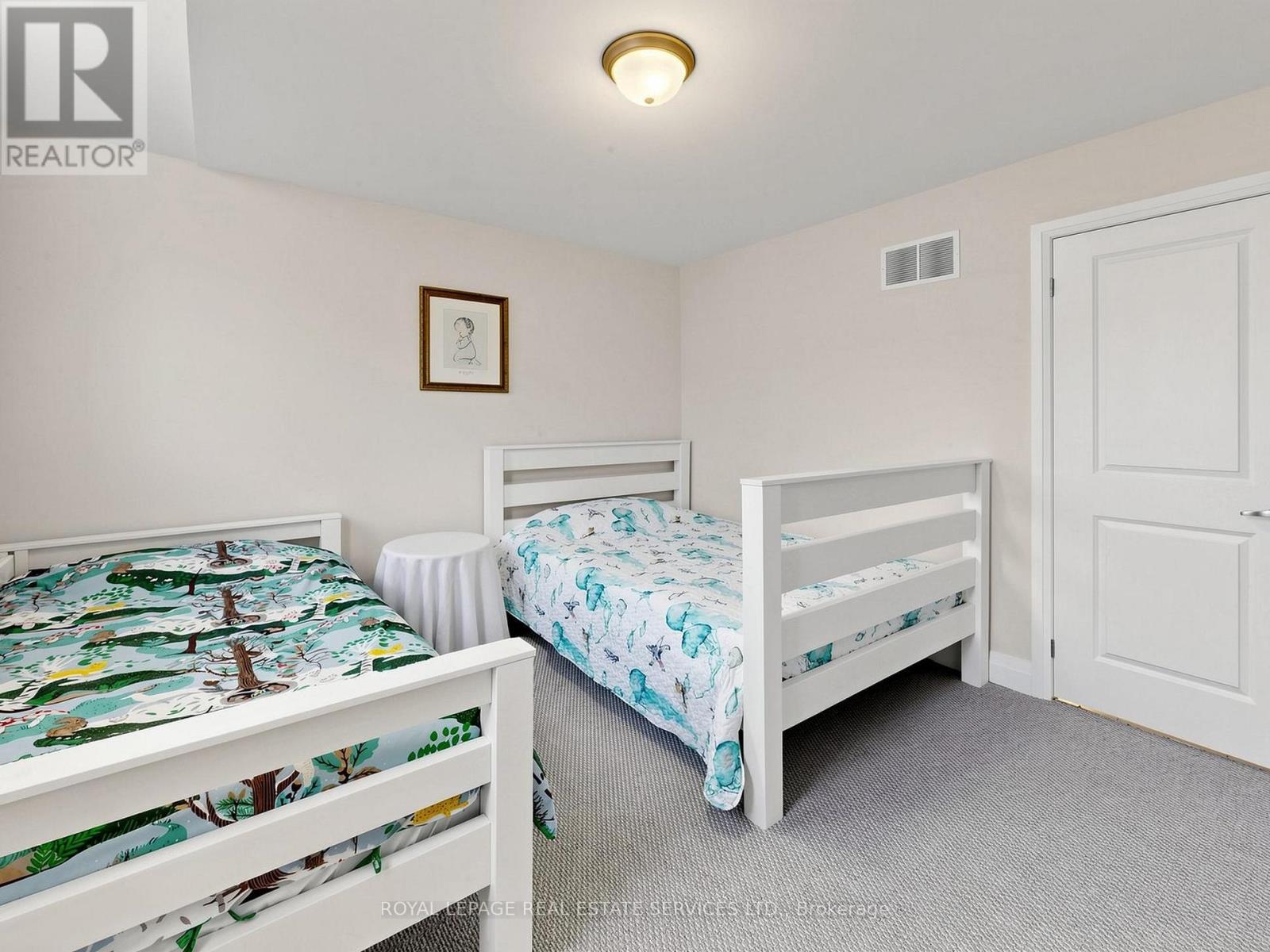 19 SUMMERBEAM WAY - 32