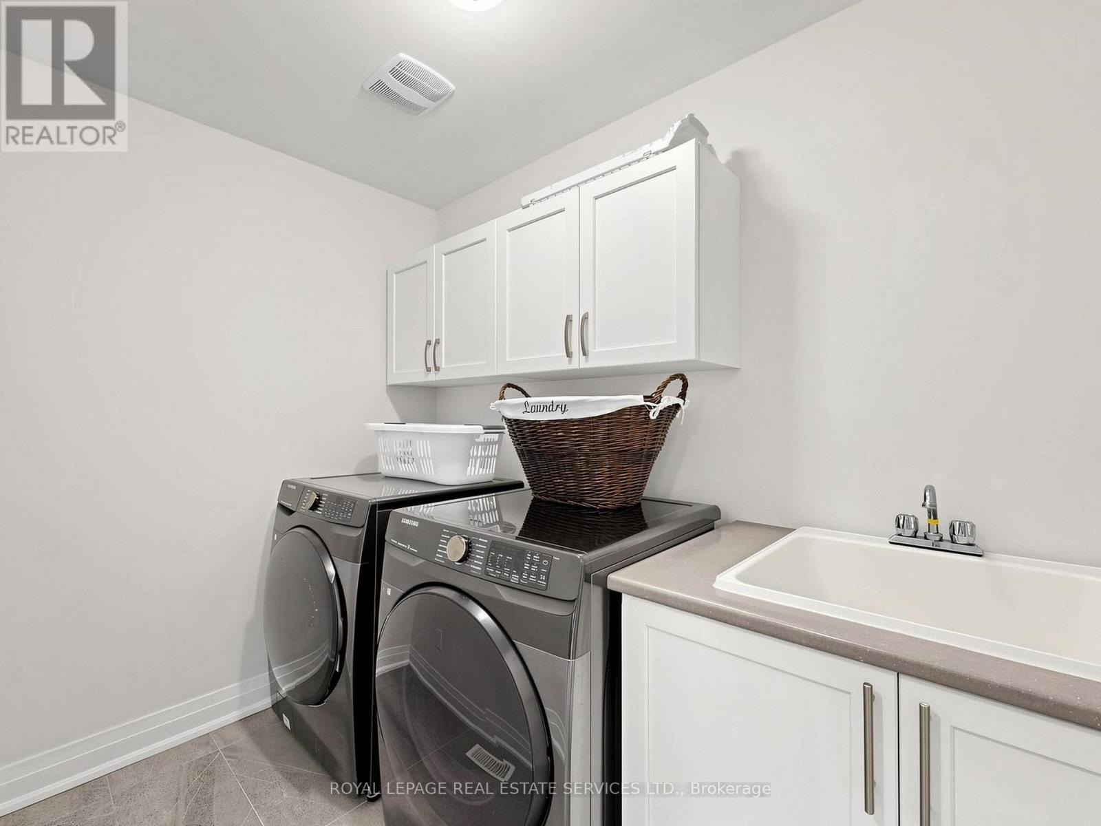 19 SUMMERBEAM WAY - 36