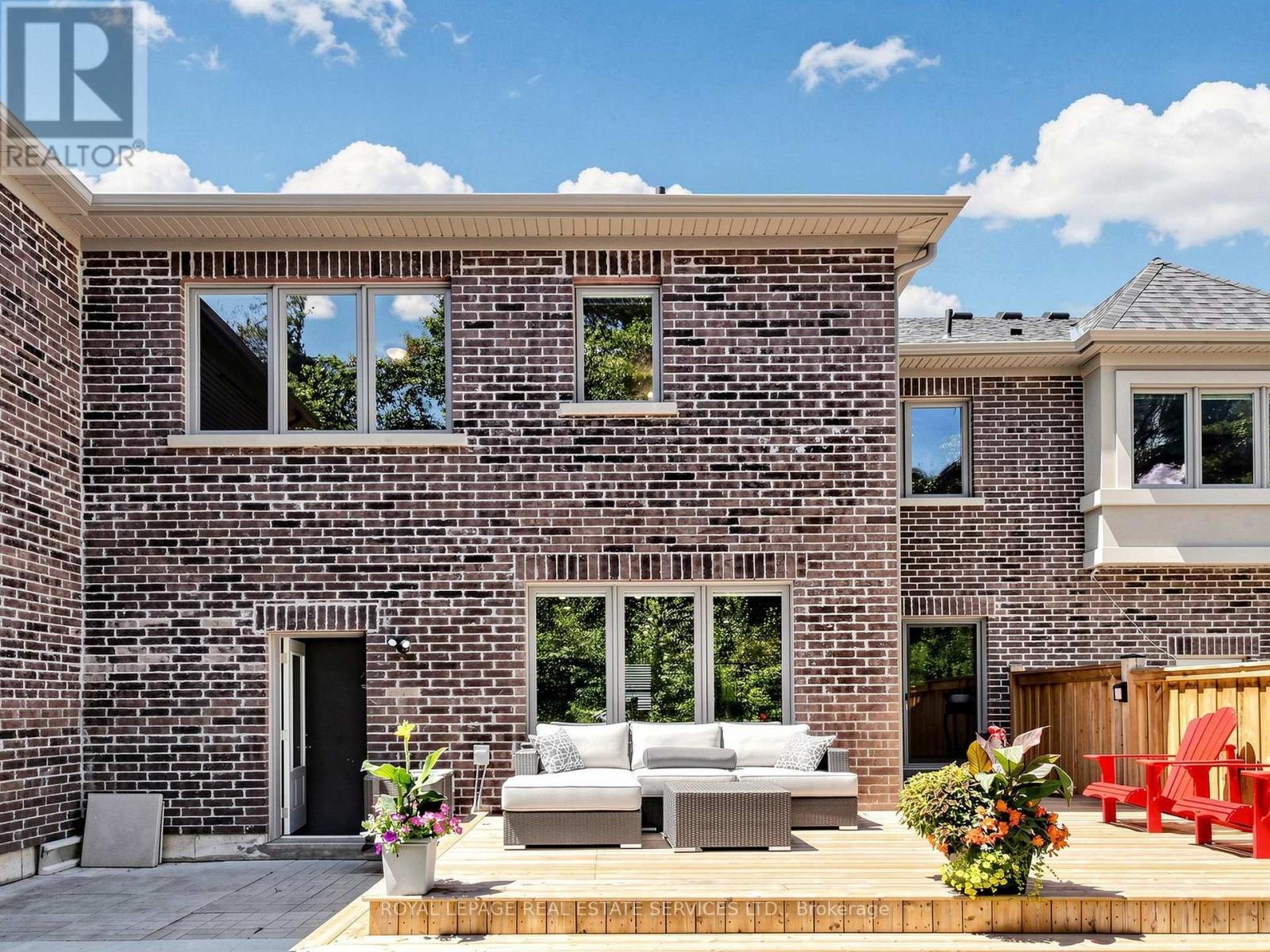 19 SUMMERBEAM WAY - 37