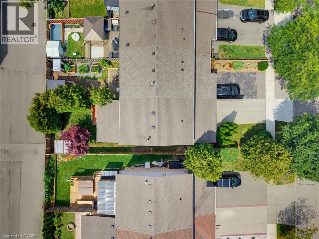 32 SILVERVINE Drive - 29