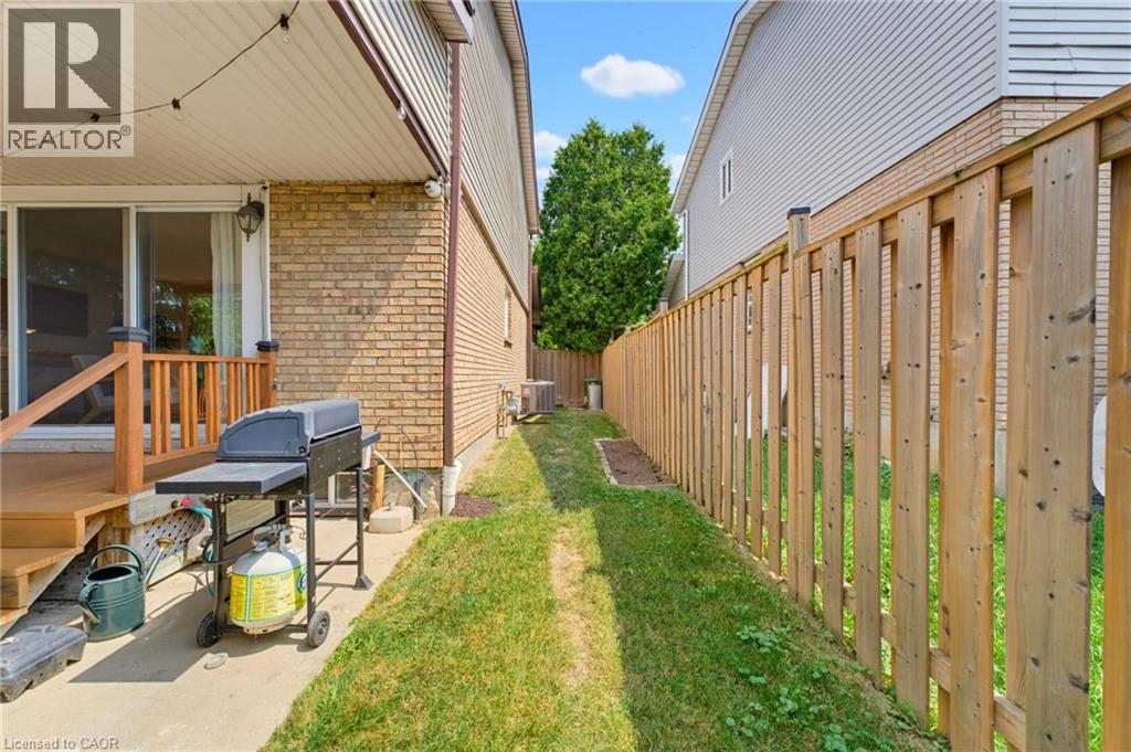 32 SILVERVINE Drive - Image 26