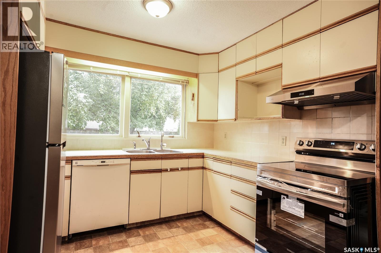 145 Mayfair CRESCENT - 13