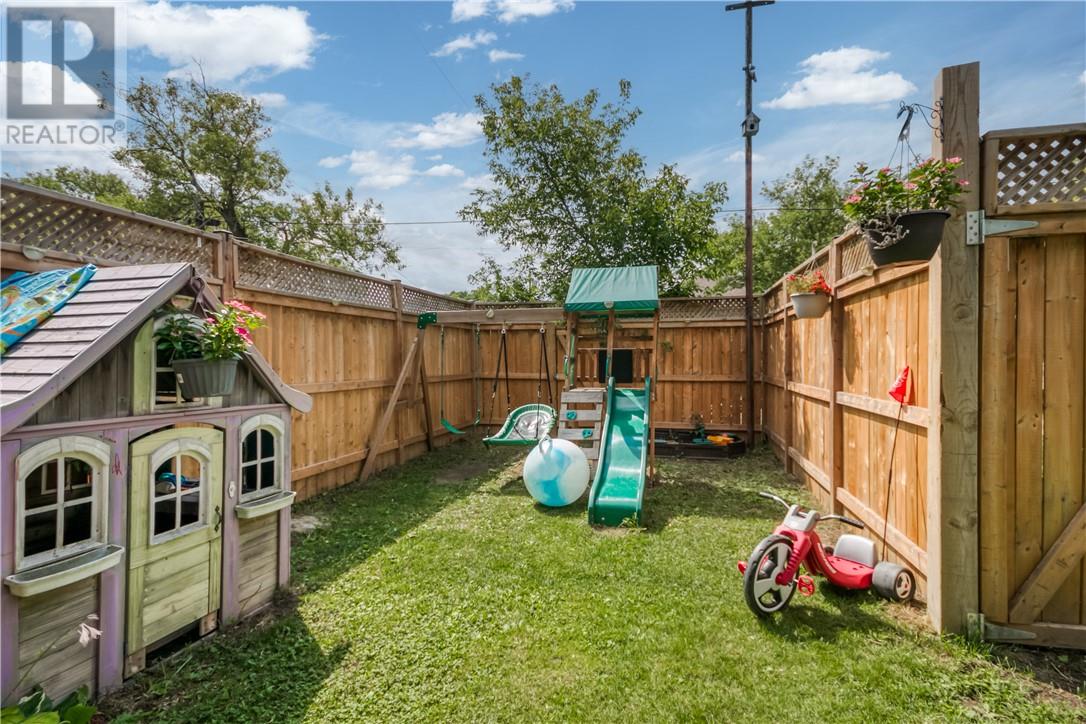 379 Frood Road - Image 13