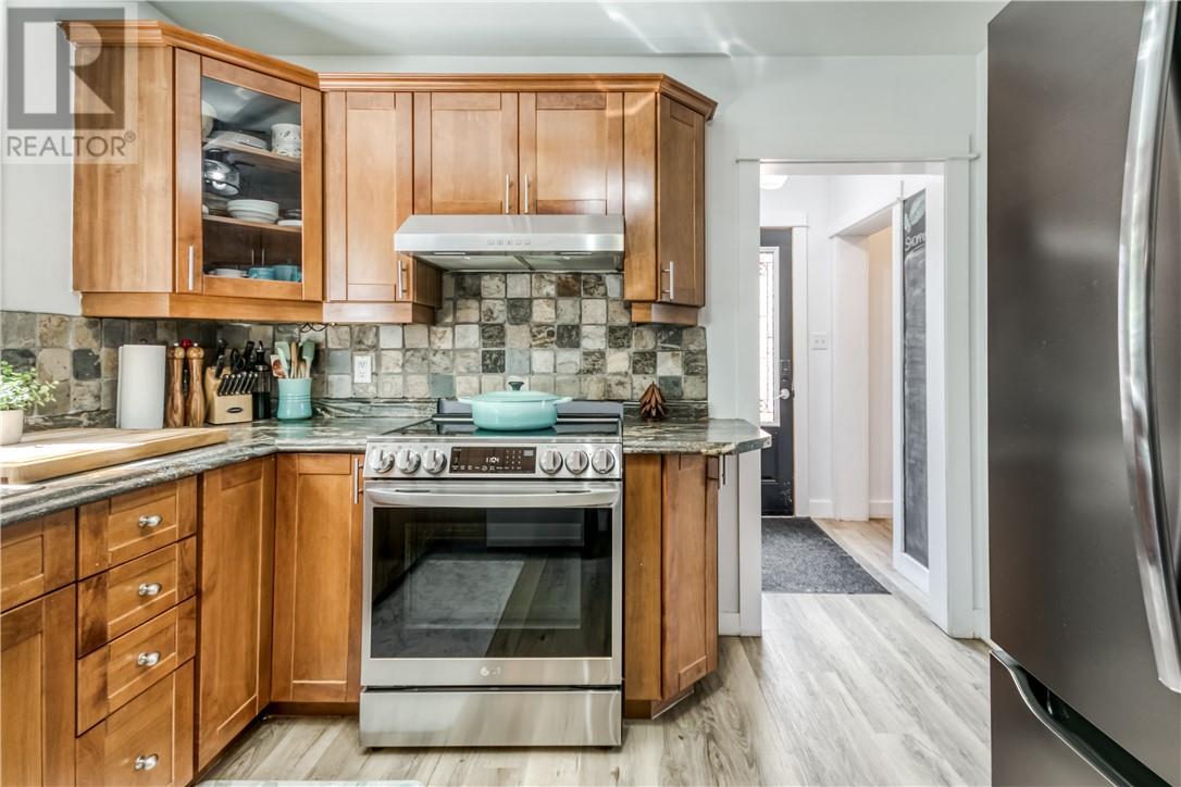 83 Lakeview Drive - 12