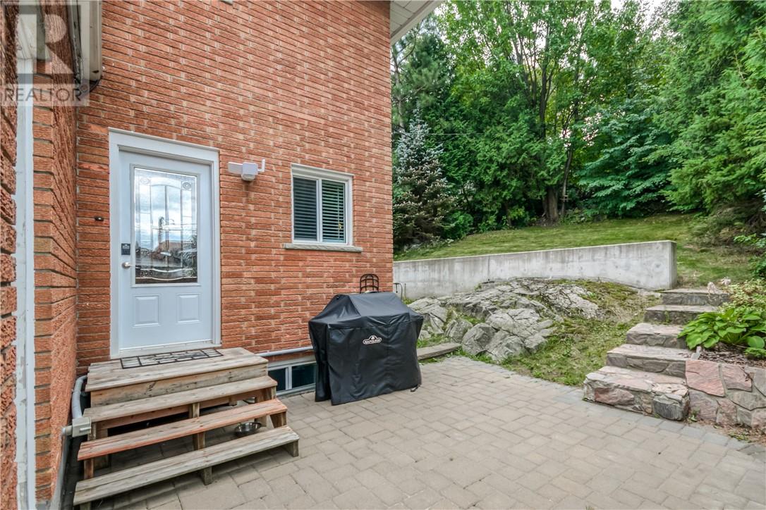 83 Lakeview Drive - 36