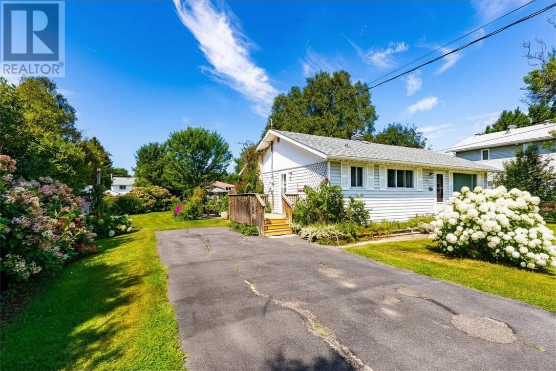 4417 Hector Crescent - Image 19