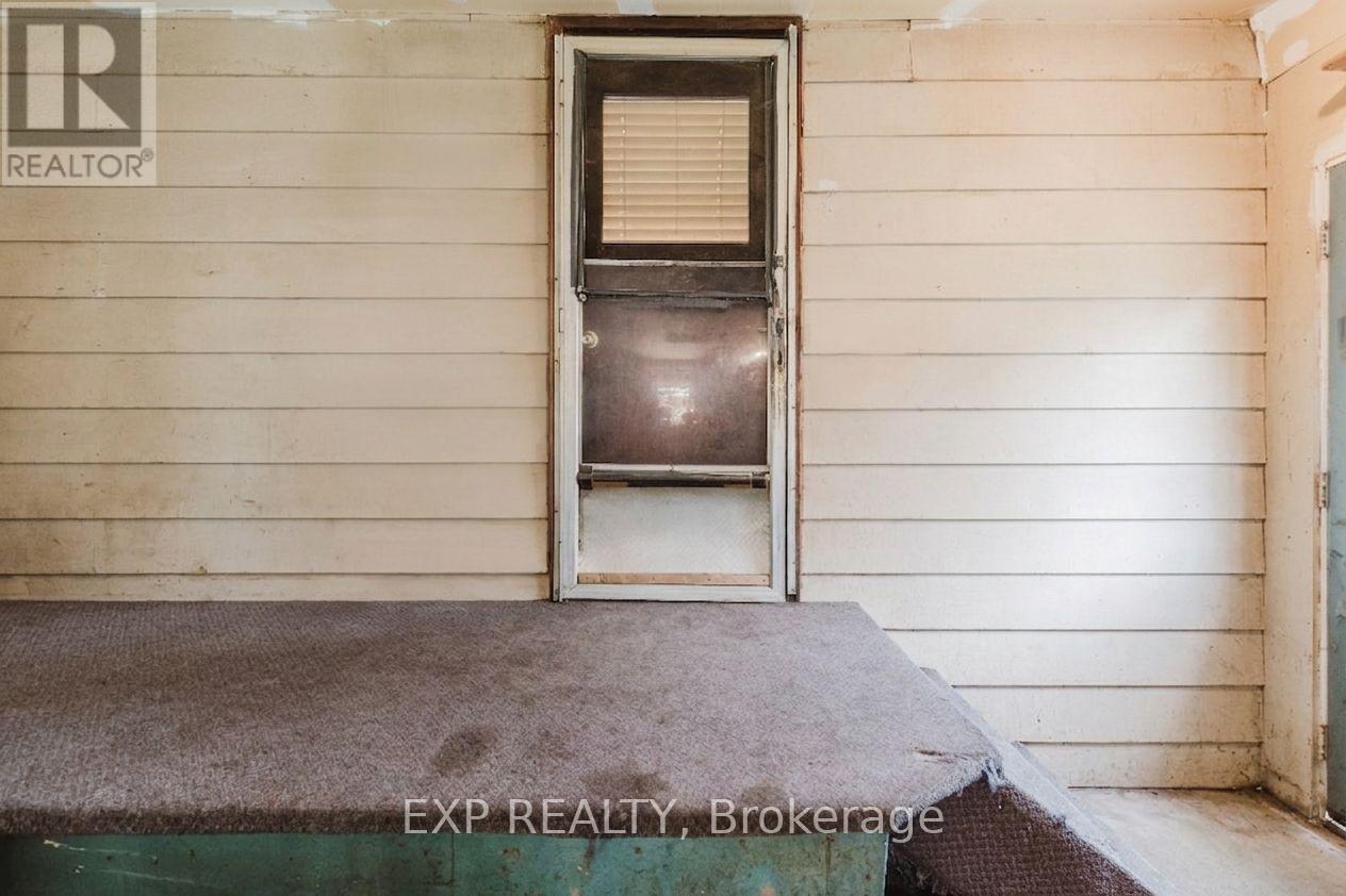 9819 ONIEDA ROAD - 23