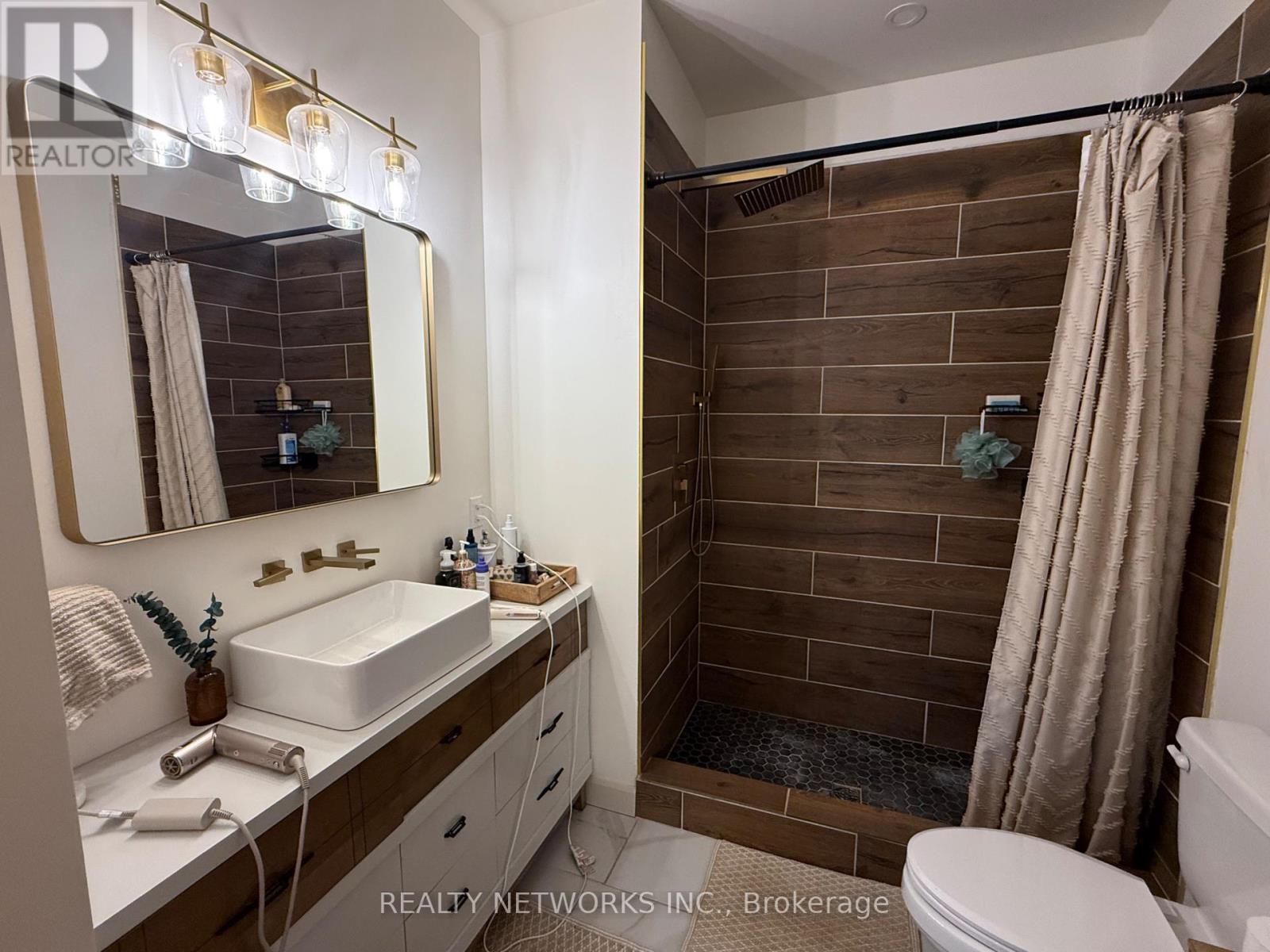 923 JAGUAR DRIVE - 19