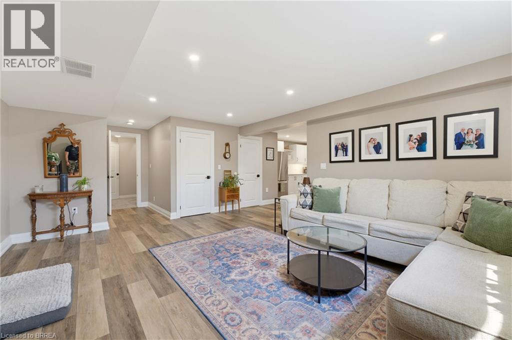 192 GIBBONS Street - Image 19