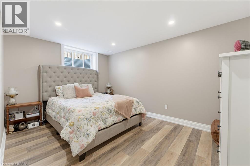 192 GIBBONS Street - 22