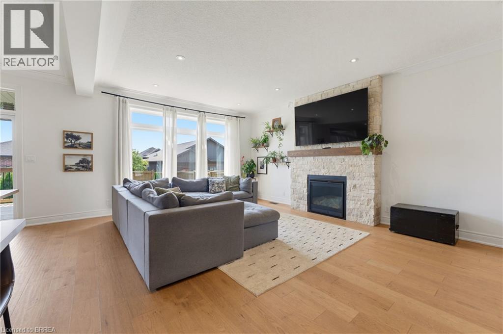 192 GIBBONS Street - 5