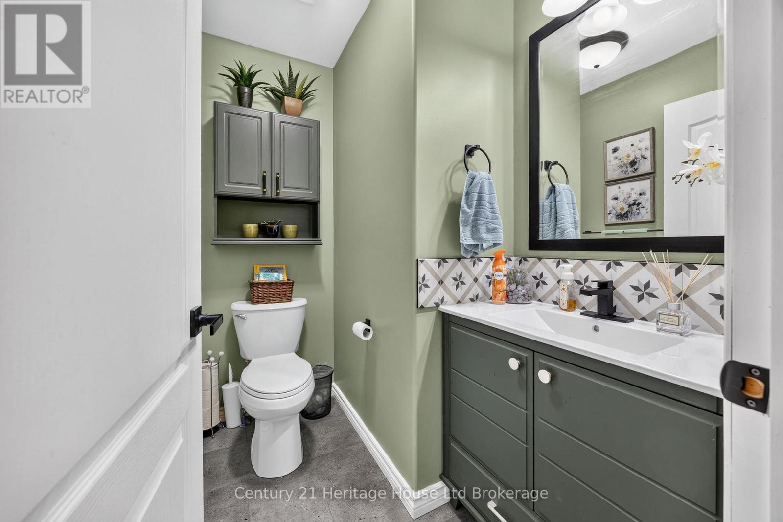 43 BEECH BOULEVARD - Image 12