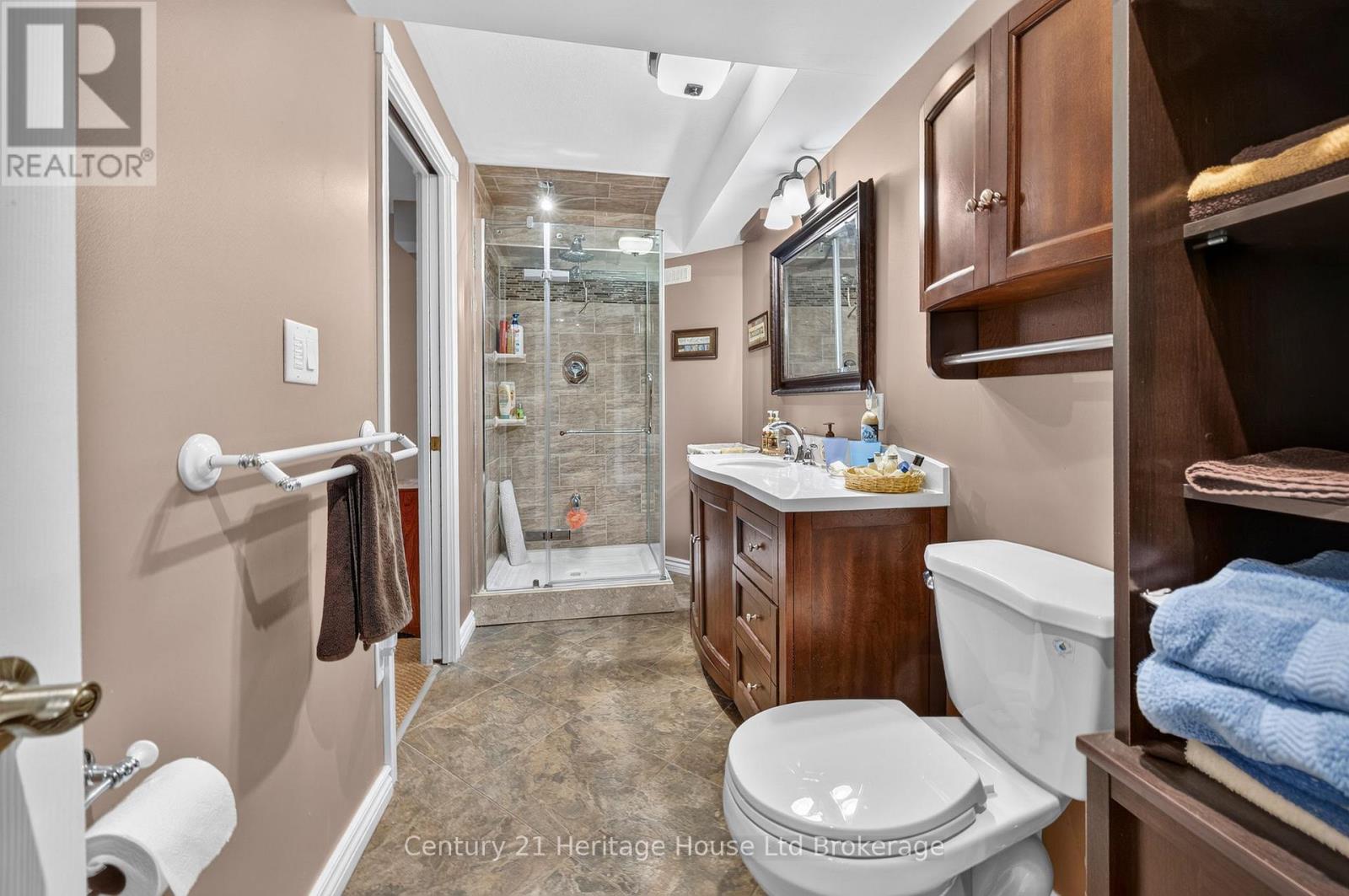 43 BEECH BOULEVARD - Image 24