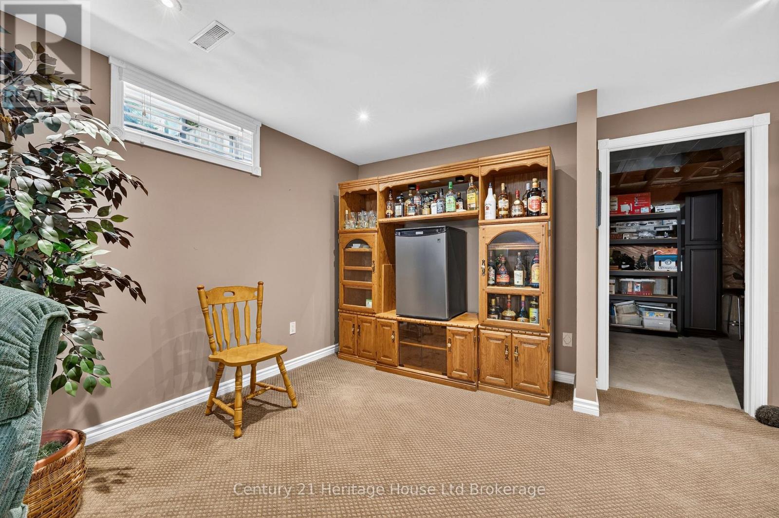 43 BEECH BOULEVARD - 26