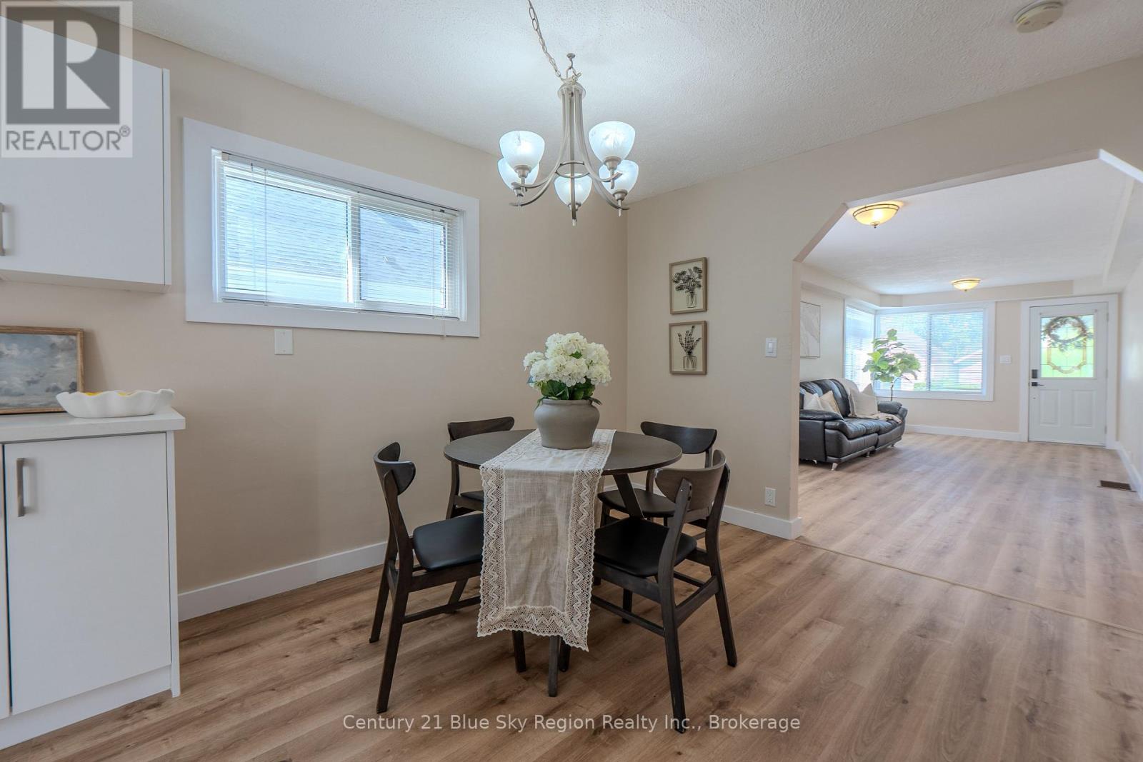 452 KING STREET W - 10