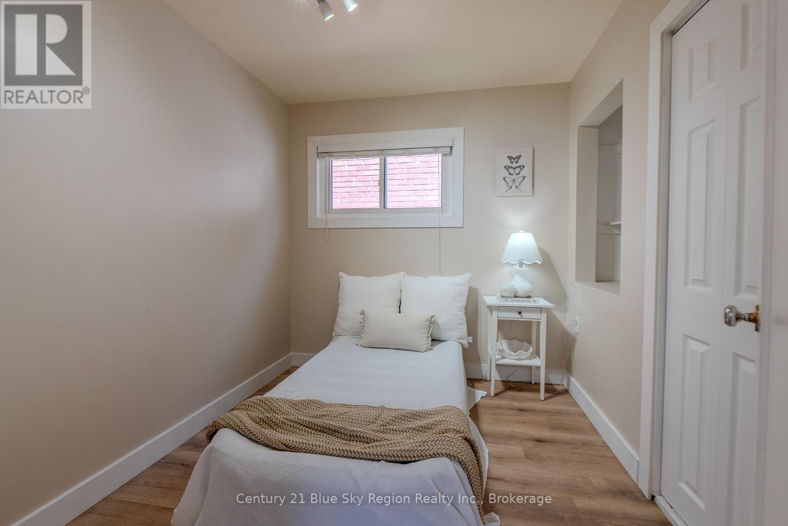 452 KING STREET W - 21