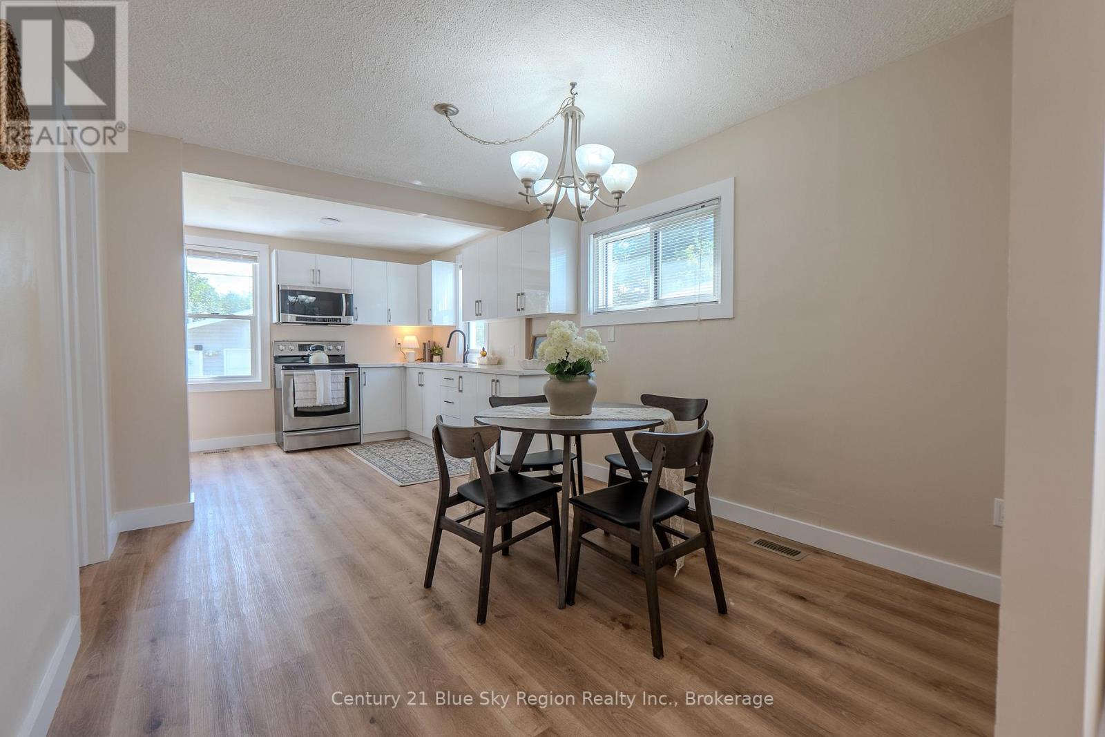 452 KING STREET W - Image 4