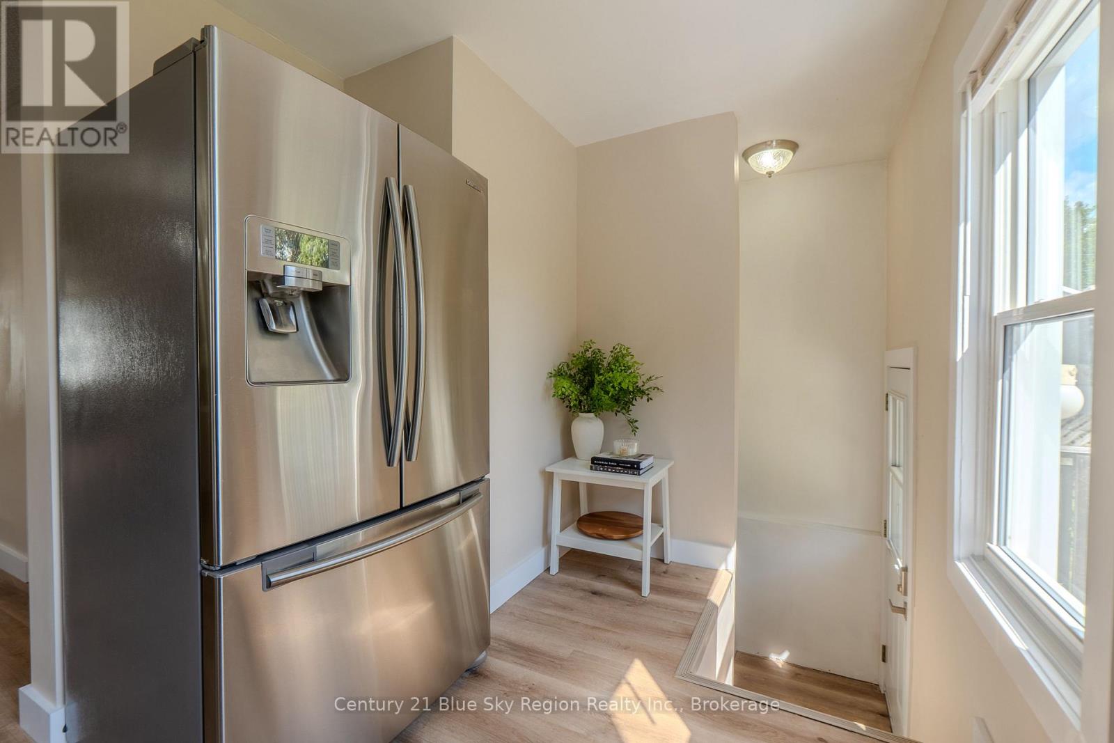 452 KING STREET W - Image 9