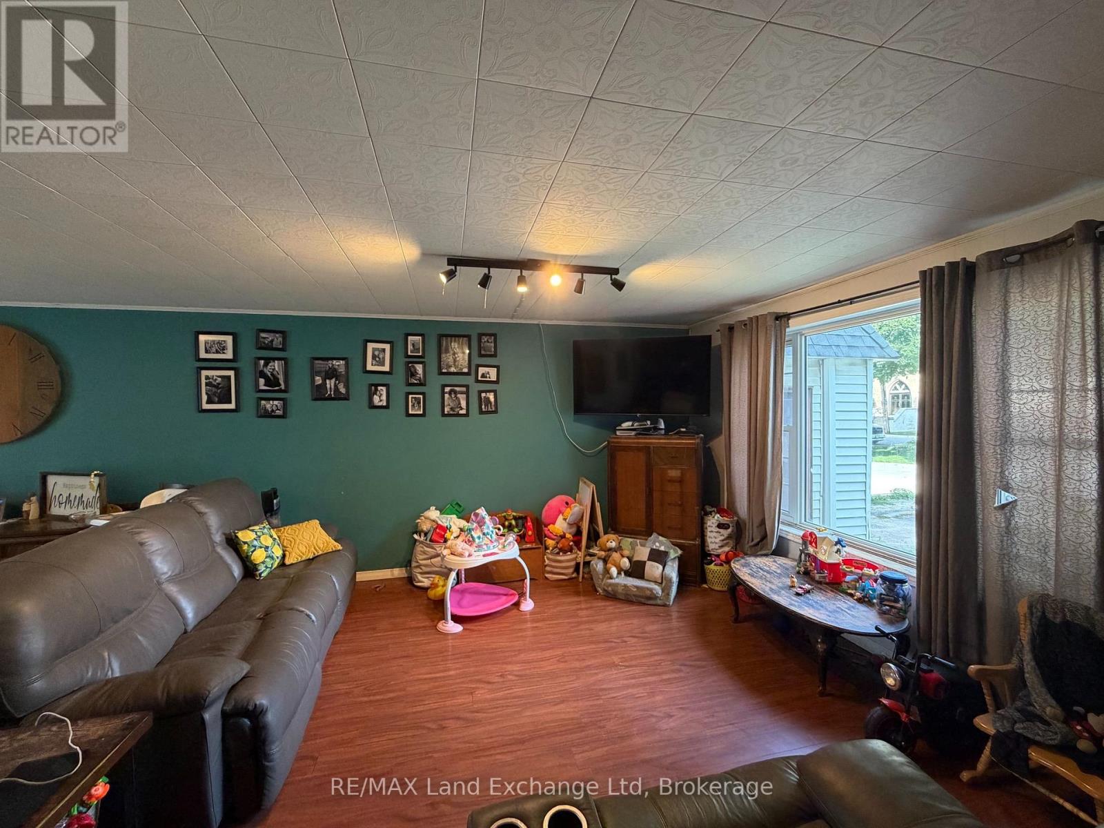 204 MINNIE STREET - Image 3