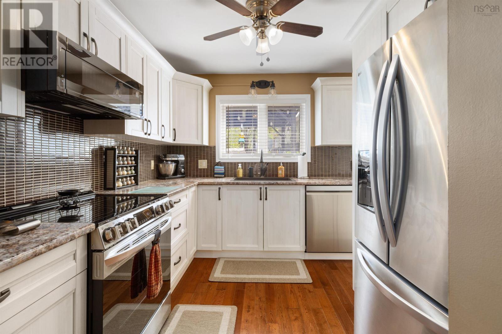 Property 16 of 32 of 74 Attenborough Court