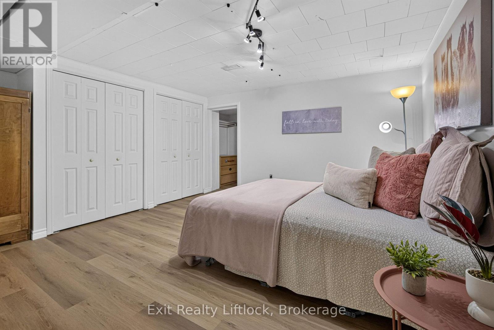 3 BASSWOOD STREET - 21