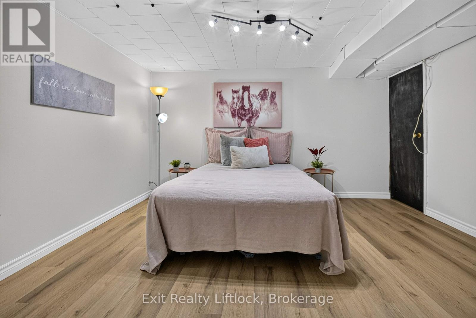 3 BASSWOOD STREET - Image 22