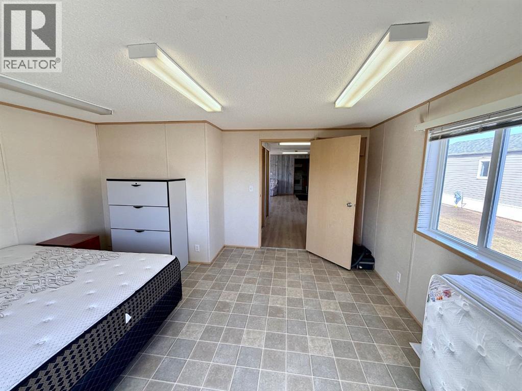 10413 110 Ave - 18