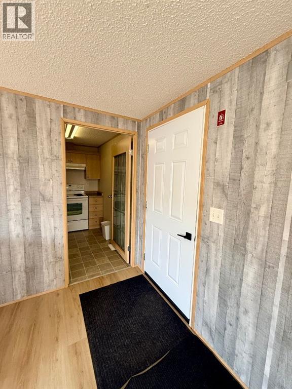 10413 110 Ave - Image 8
