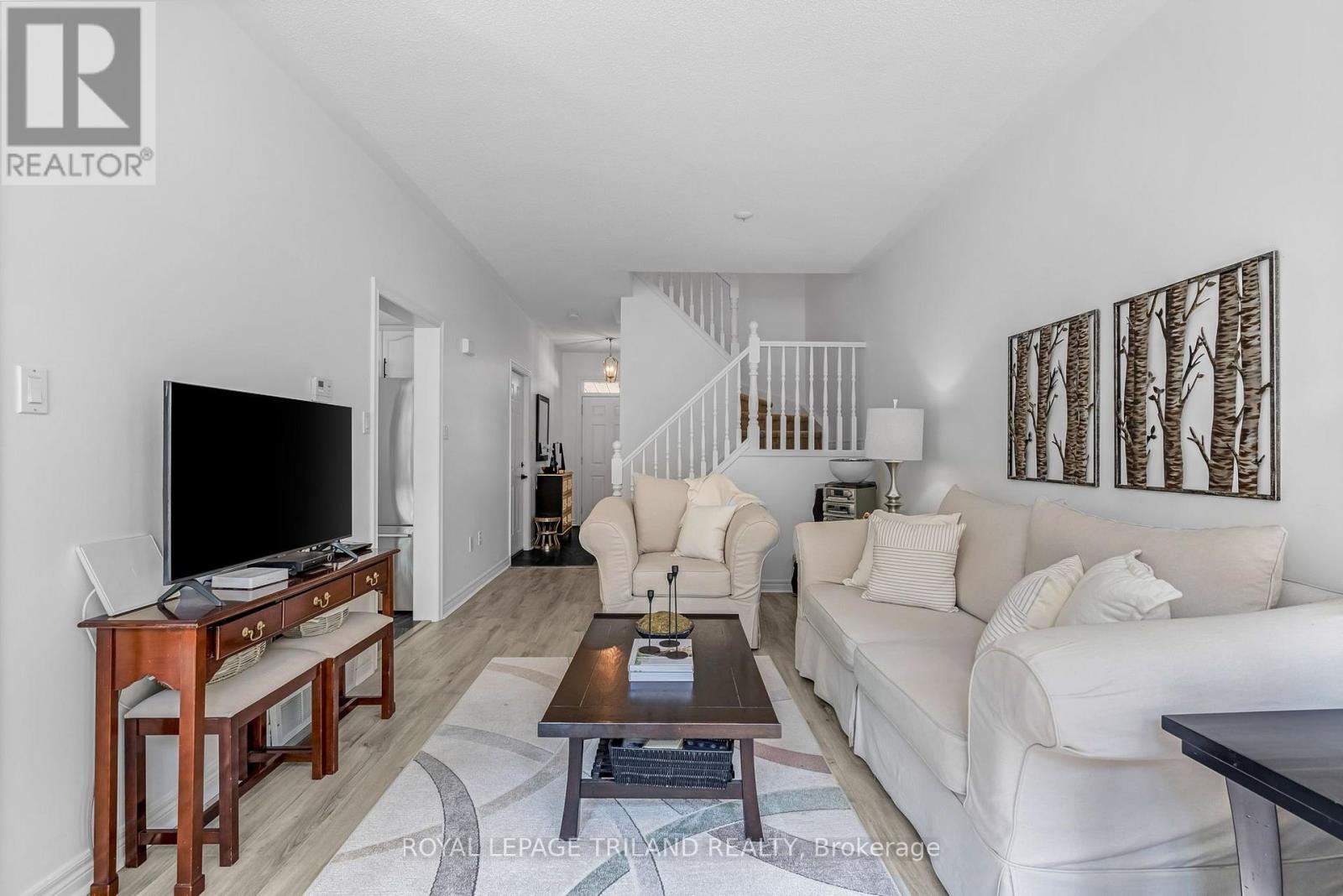 #39 519 RIVERSIDE DRIVE - Image 4