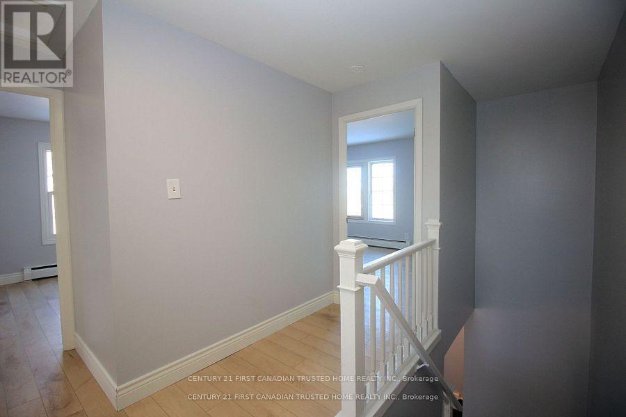 3 bedroom Single Family interior view, 1- 627 Commissioners Road, London South (South R), Ontario