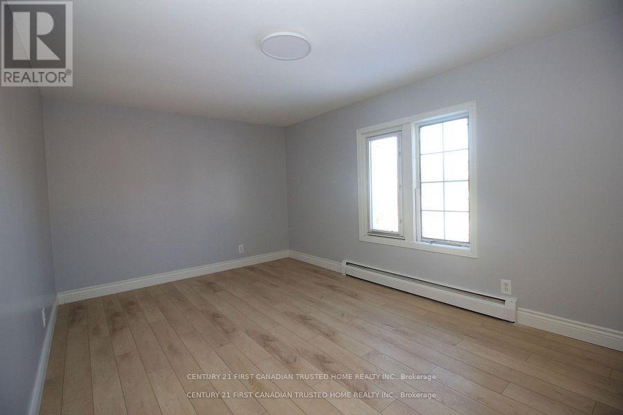 3 bedroom Single Family interior view, 1- 627 Commissioners Road, London South (South R), Ontario