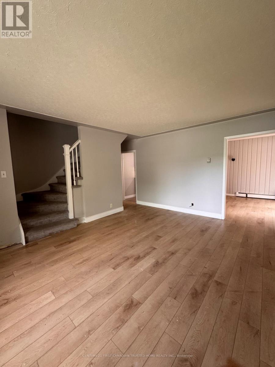 3 bedroom Single Family interior view, 1- 627 Commissioners Road, London South (South R), Ontario