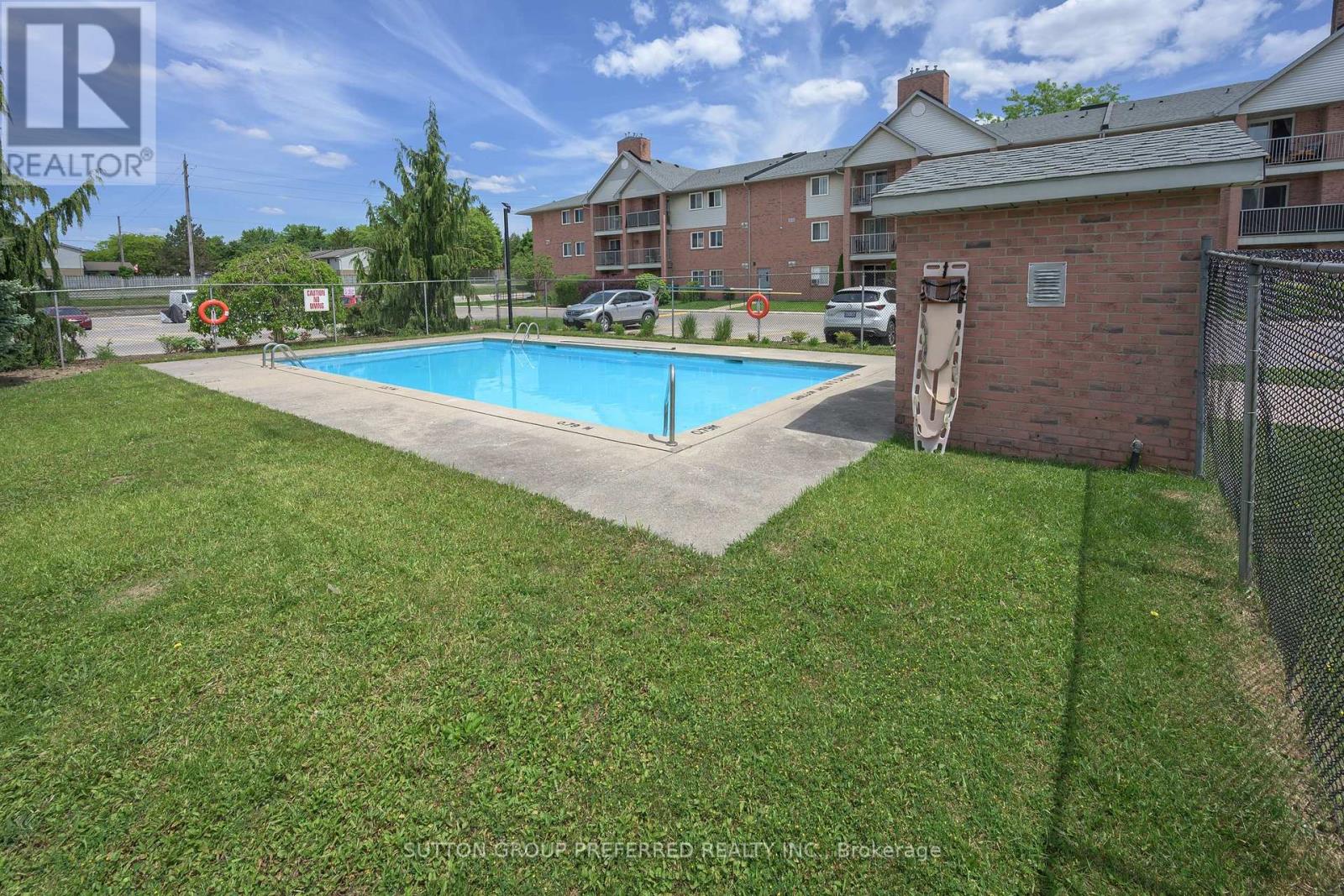 #52 136 CONWAY DRIVE - Image 4
