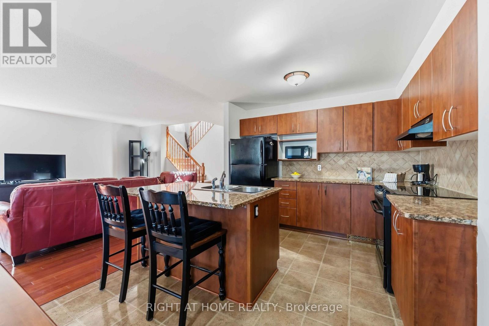 3 Bed, 3 Bath House for Sale in Ottawa – 259 SORENTO STREET, Ottawa – MLS# X13682048 - Image 14