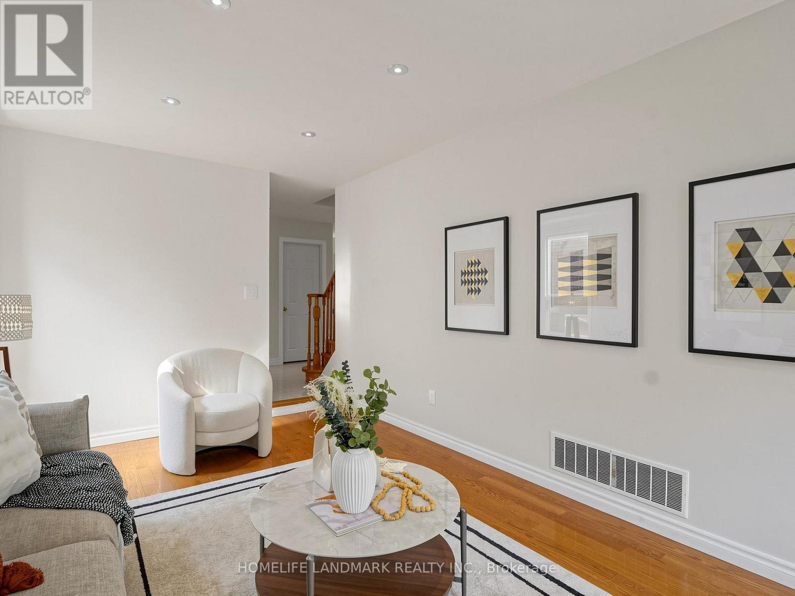 60 INGLEBOROUGH COURT - 12