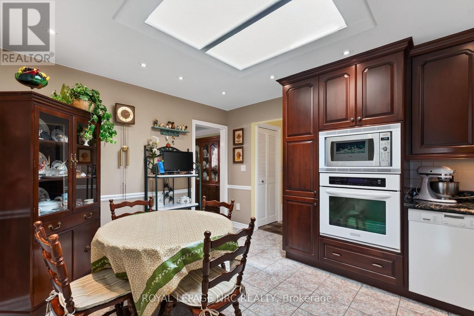 43 BRIMLEY CRESCENT - 19