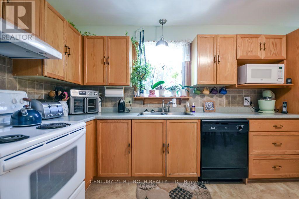 21 KORLEA CRESCENT - 9