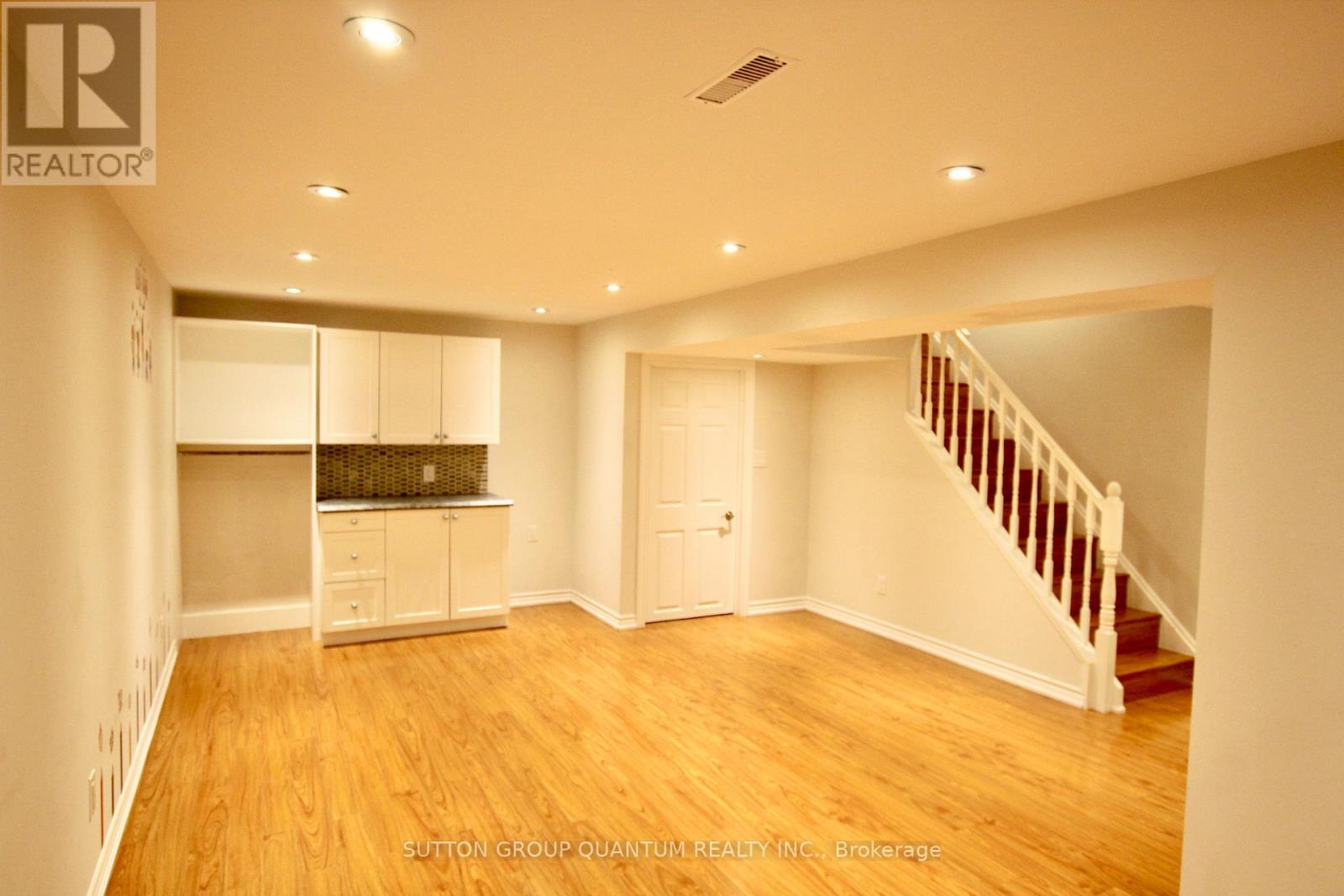 #58 318 LAURIER AVENUE - 25