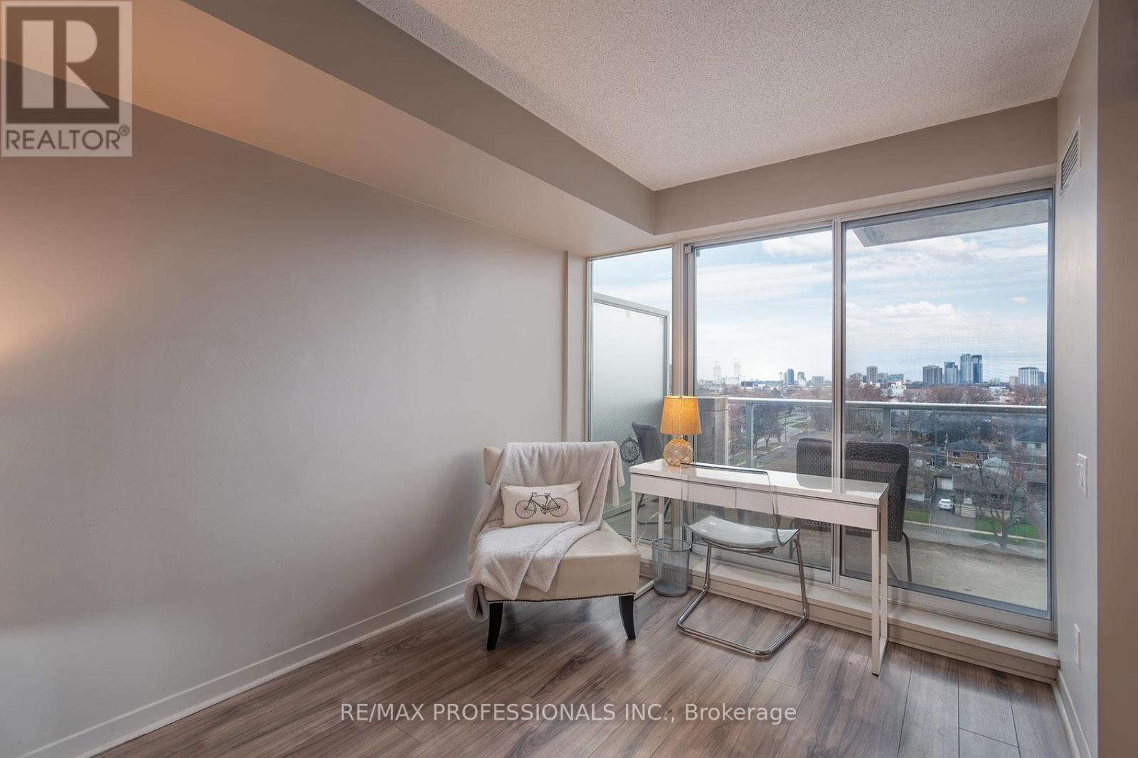 #704 1040 THE QUEENSWAY - Image 32