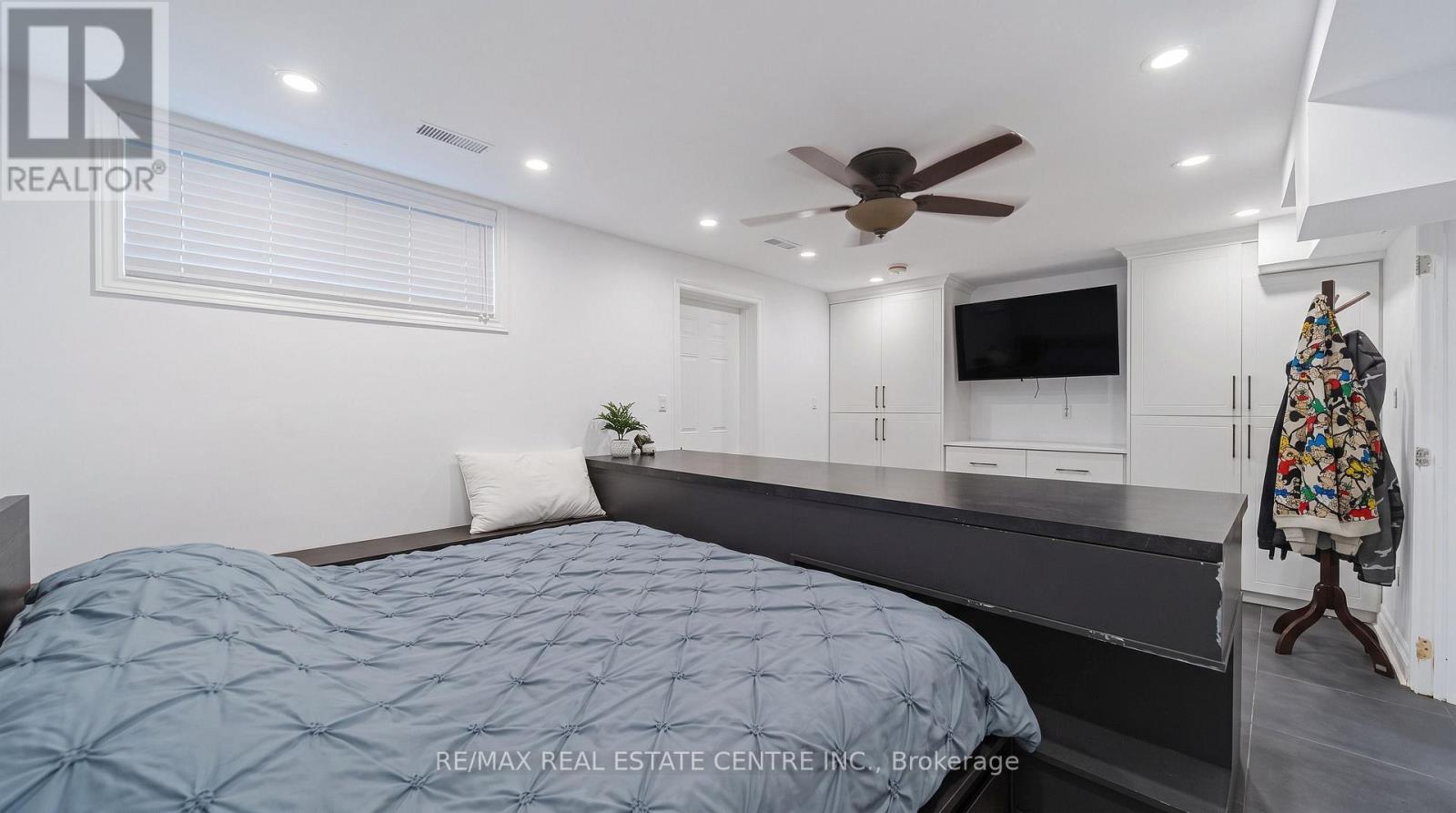 22 NEAMES CRESCENT - 23