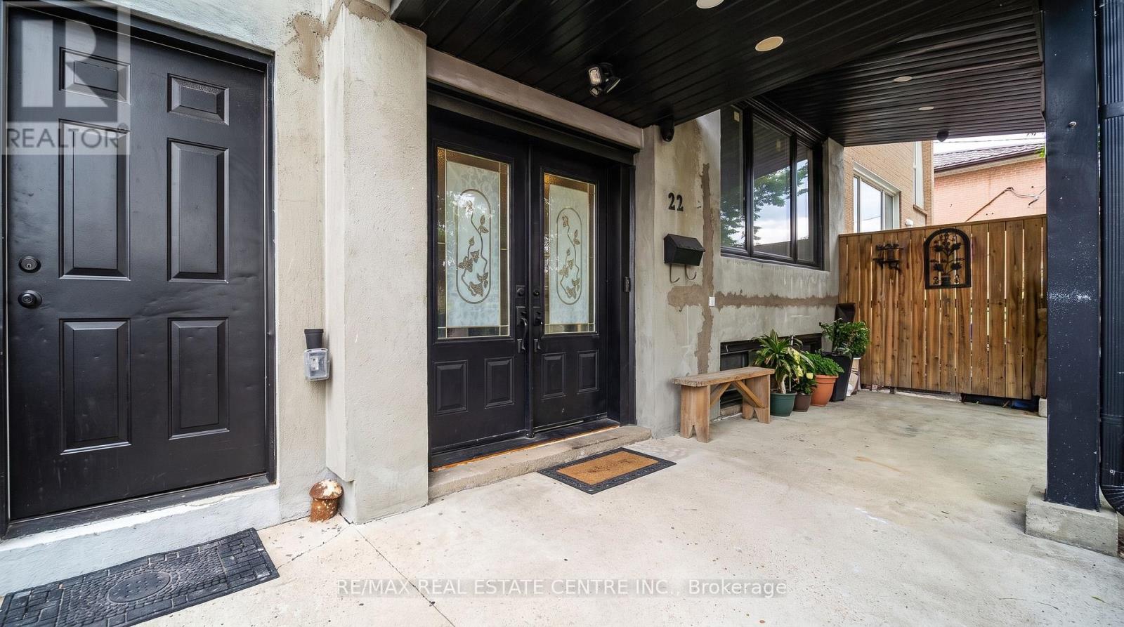 22 NEAMES CRESCENT - 24