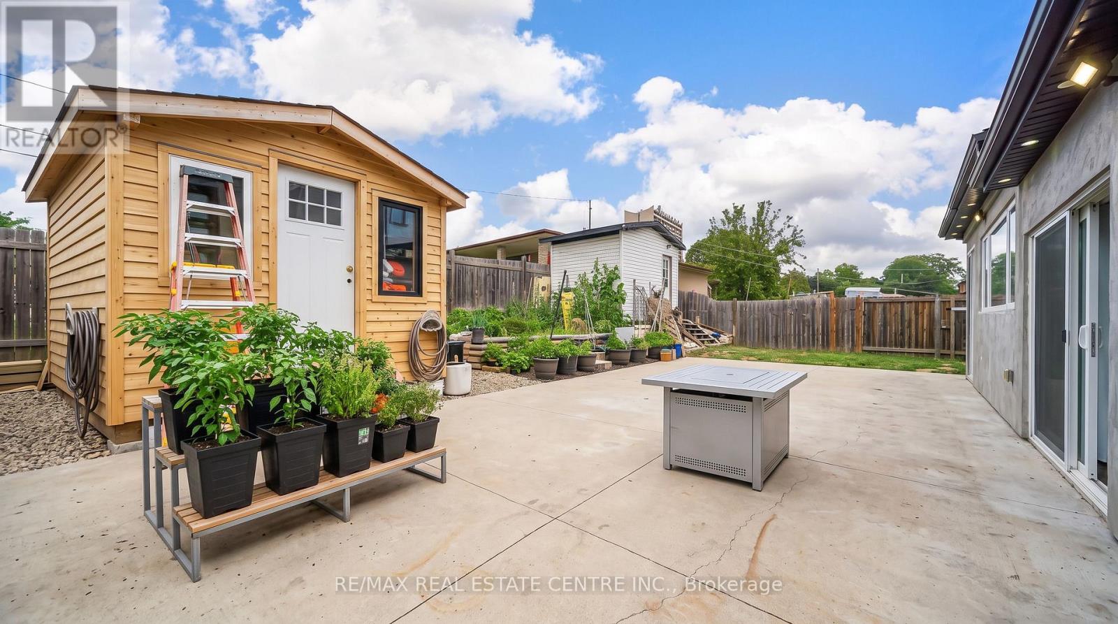 22 NEAMES CRESCENT - 25