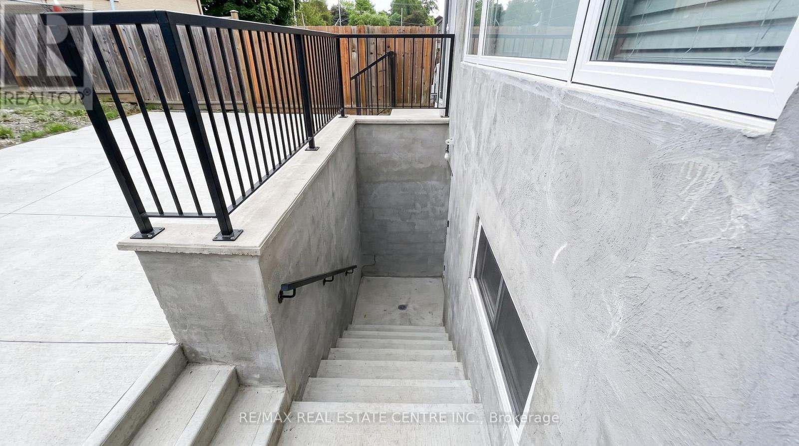 22 NEAMES CRESCENT - 27